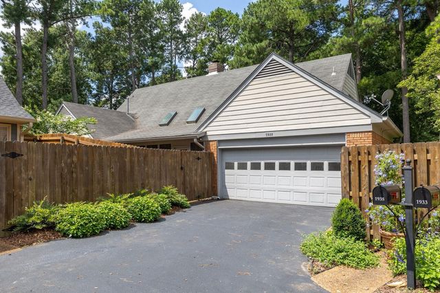 1935 WICKLOW WAY, Germantown, TN 38139