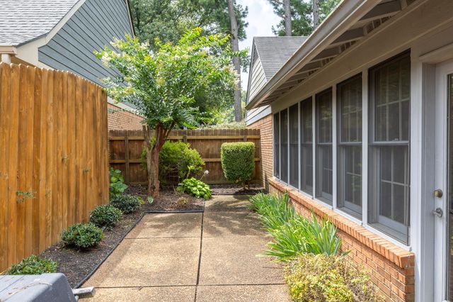 1935 WICKLOW WAY, Germantown, TN 38139