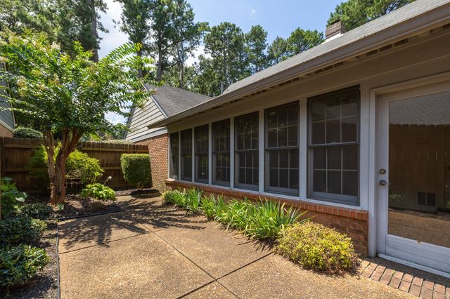 1935 WICKLOW WAY, Germantown, TN 38139