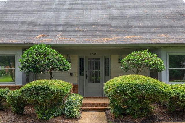 1935 WICKLOW WAY, Germantown, TN 38139