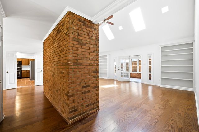 1935 WICKLOW WAY, Germantown, TN 38139