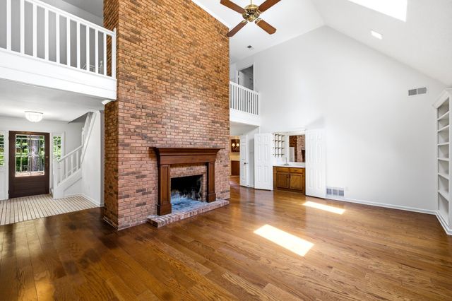 1935 WICKLOW WAY, Germantown, TN 38139