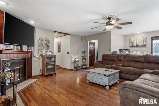 6487 Rentshler Road, Rochester, IL 62563