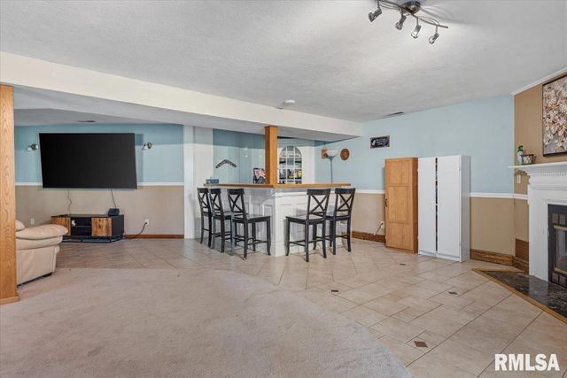 6487 Rentshler Road, Rochester, IL 62563