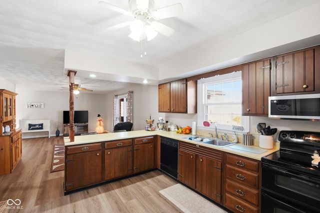 215 E Colony Acres Drive, Brazil, IN 47834