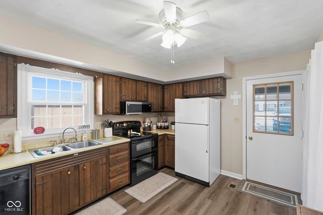 215 E Colony Acres Drive, Brazil, IN 47834