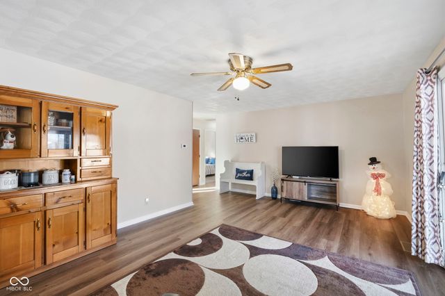 215 E Colony Acres Drive, Brazil, IN 47834