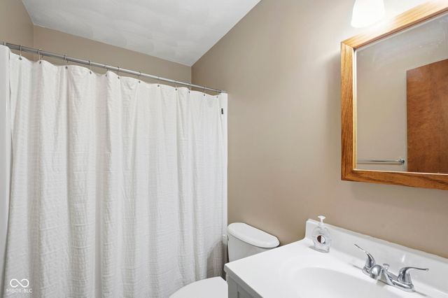 215 E Colony Acres Drive, Brazil, IN 47834