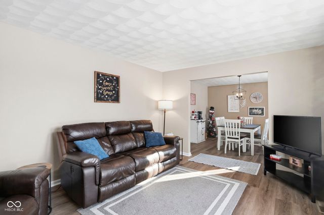 215 E Colony Acres Drive, Brazil, IN 47834