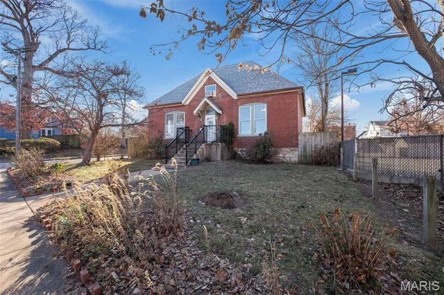 7200 Lanham Avenue, St Louis, MO 63143