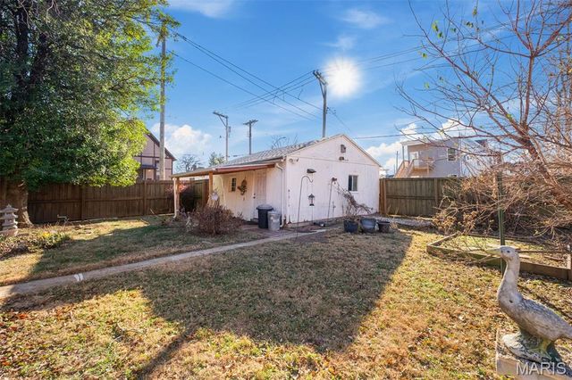 7200 Lanham Avenue, St Louis, MO 63143