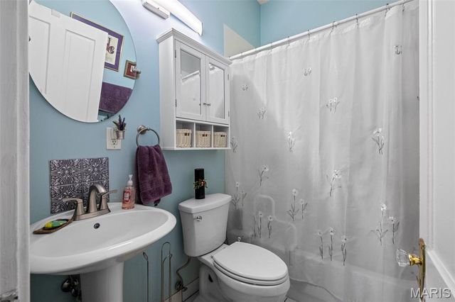 7200 Lanham Avenue, St Louis, MO 63143