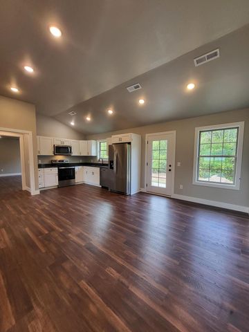 1618 Ridgemont Avenue, Monett, MO 65708