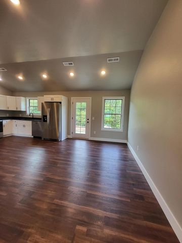 1618 Ridgemont Avenue, Monett, MO 65708