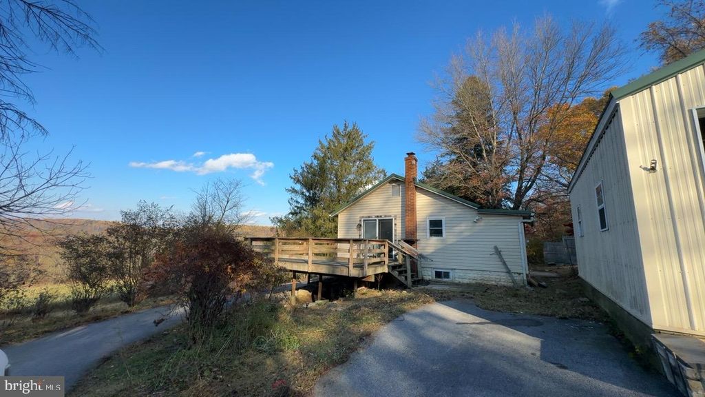 843 N MANOR RD, Honey Brook, PA 19344