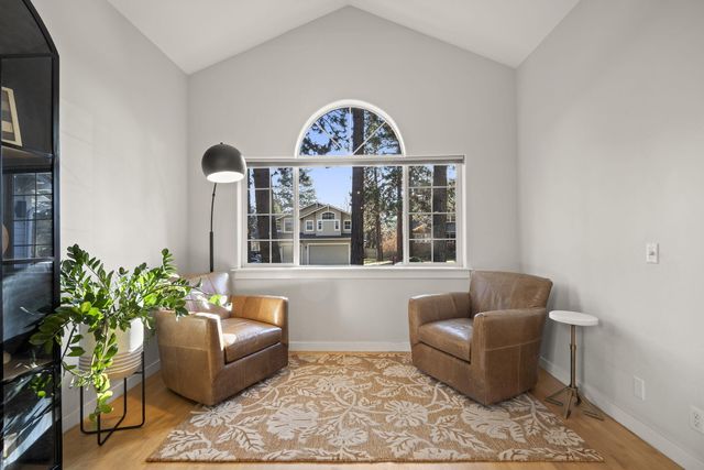 1872 NW Hill Point Drive, Bend, OR 97703