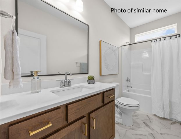 6925 Rock Wood Drive SW, Cedar Rapids, IA 52404