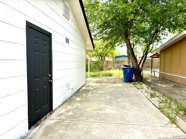 4723 Castle Rose, San Antonio, TX 78218