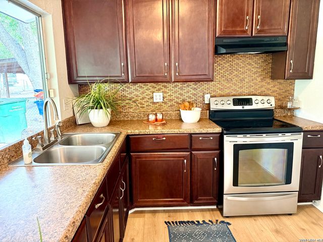 4723 Castle Rose, San Antonio, TX 78218