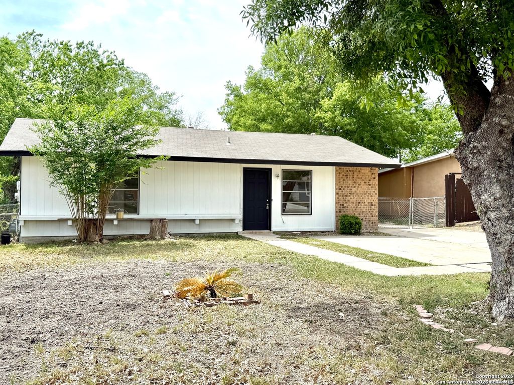 4723 Castle Rose, San Antonio, TX 78218