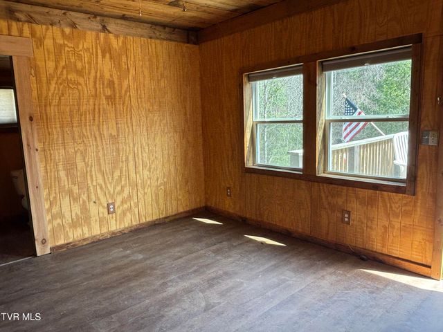 202 Greer Branch Road, Laurel Bloomery, TN 37680