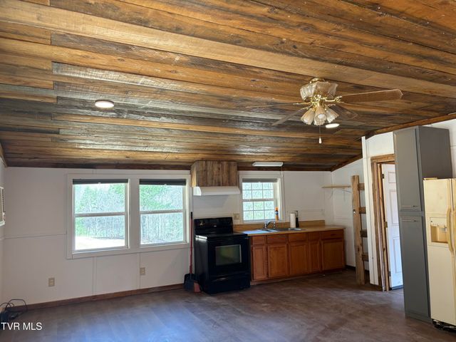 202 Greer Branch Road, Laurel Bloomery, TN 37680