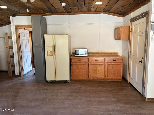 202 Greer Branch Road, Laurel Bloomery, TN 37680