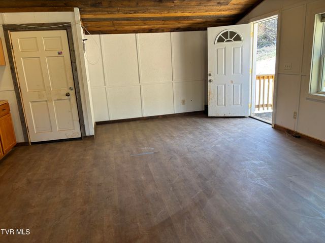 202 Greer Branch Road, Laurel Bloomery, TN 37680