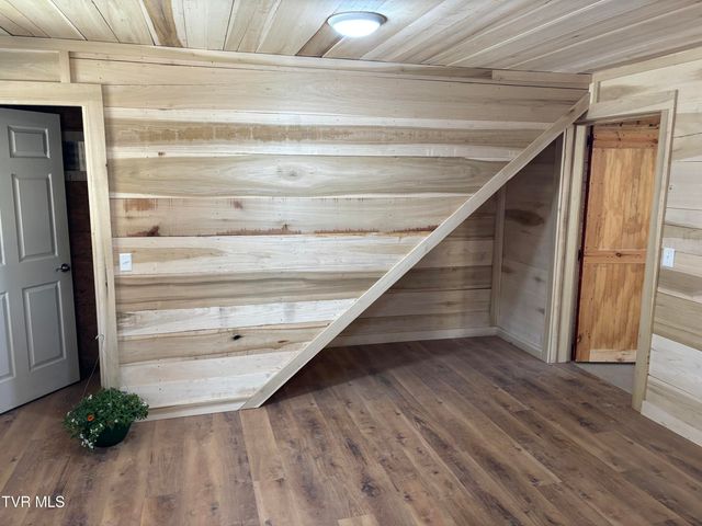 202 Greer Branch Road, Laurel Bloomery, TN 37680