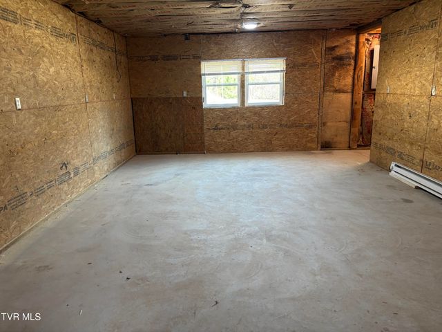 202 Greer Branch Road, Laurel Bloomery, TN 37680