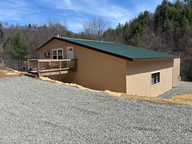 202 Greer Branch Road, Laurel Bloomery, TN 37680