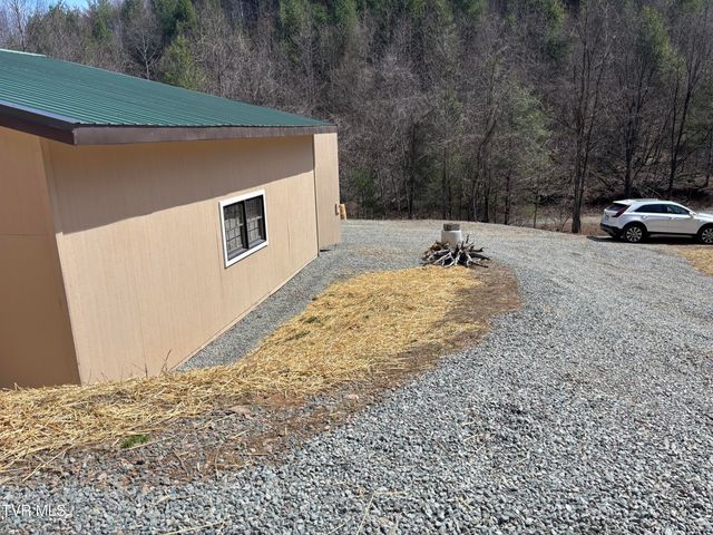 202 Greer Branch Road, Laurel Bloomery, TN 37680
