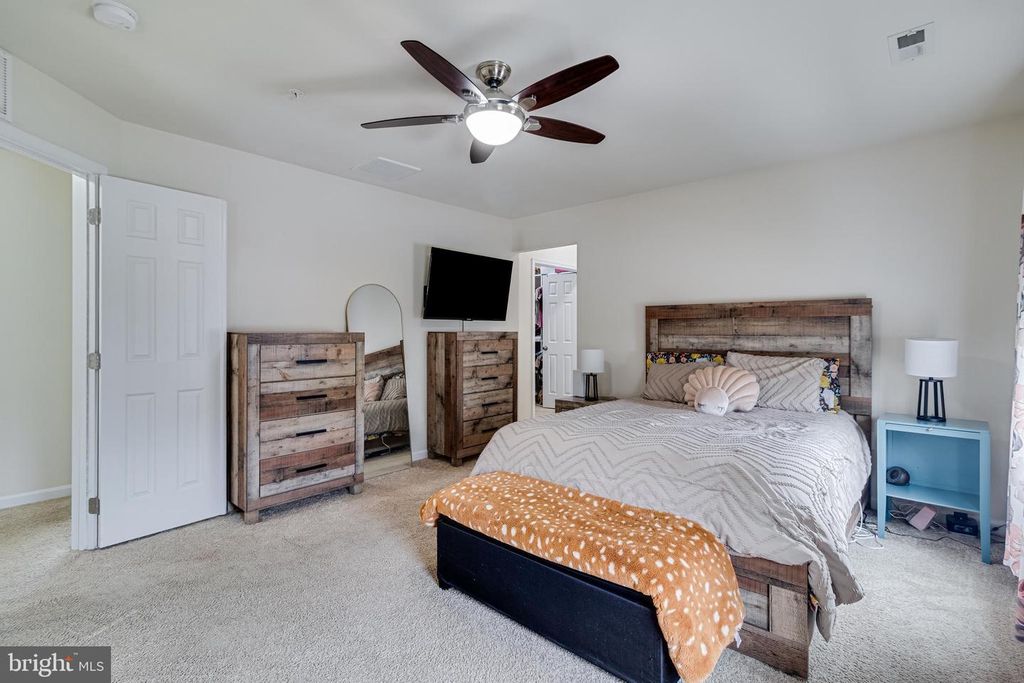 Image 19 of property listing at 45546 BETHSON ST, California, MD 20619