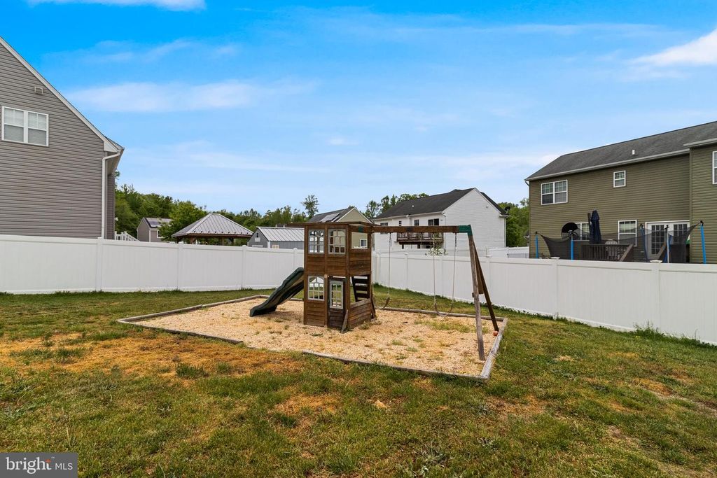 Image 33 of property listing at 45546 BETHSON ST, California, MD 20619