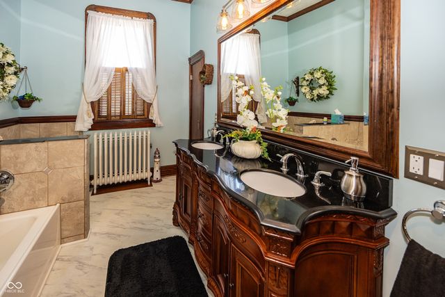 116 W Main Street, Knightstown, IN 46148