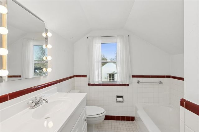 2515 W 65th Street, Mission Hills, KS 66208