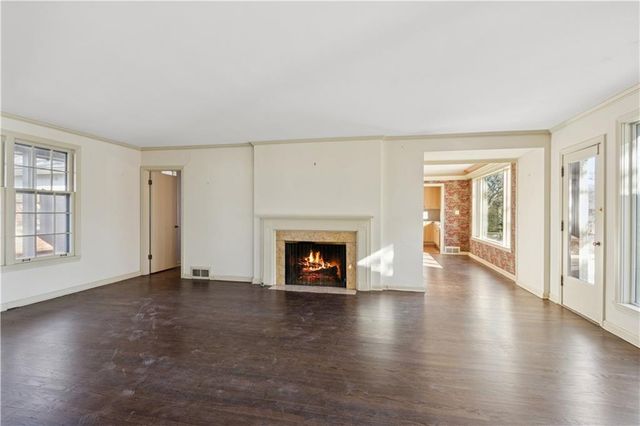 2515 W 65th Street, Mission Hills, KS 66208