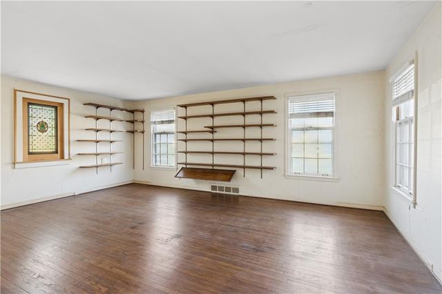 2515 W 65th Street, Mission Hills, KS 66208