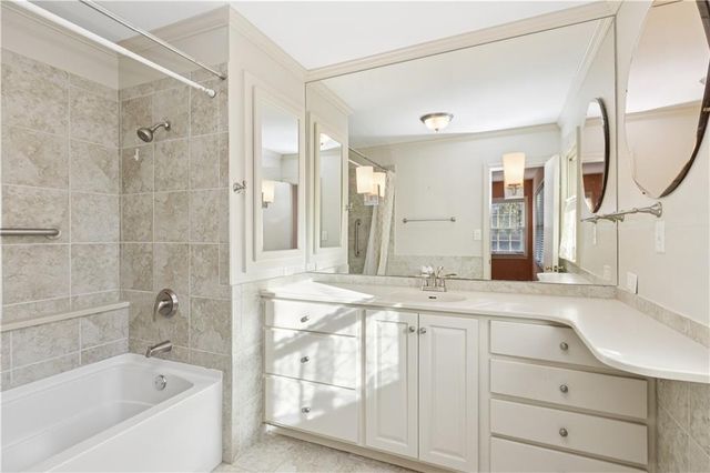 2515 W 65th Street, Mission Hills, KS 66208