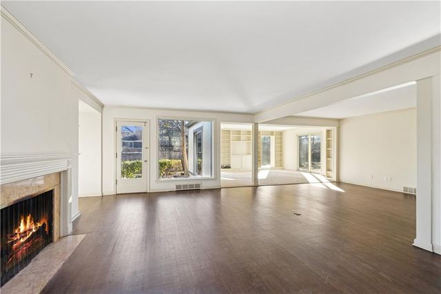 2515 W 65th Street, Mission Hills, KS 66208