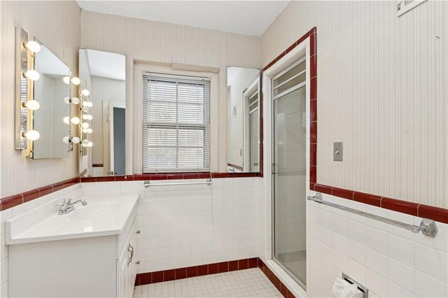 2515 W 65th Street, Mission Hills, KS 66208