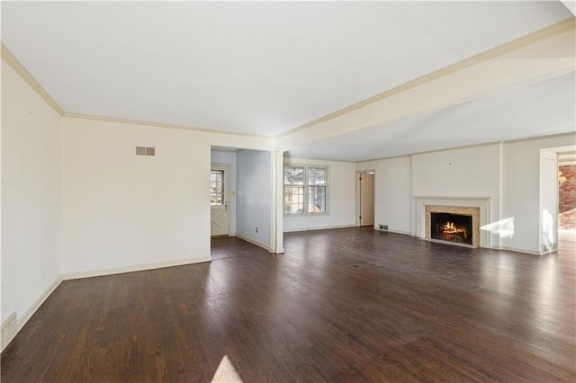 2515 W 65th Street, Mission Hills, KS 66208