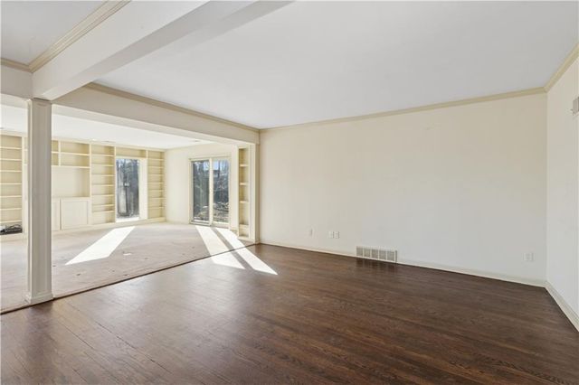 2515 W 65th Street, Mission Hills, KS 66208