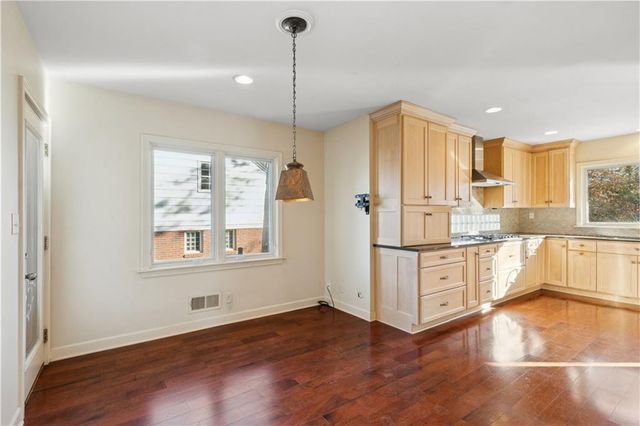 2515 W 65th Street, Mission Hills, KS 66208