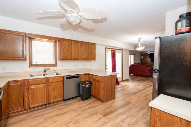 14543 Summit Drive, Clive, IA 50325