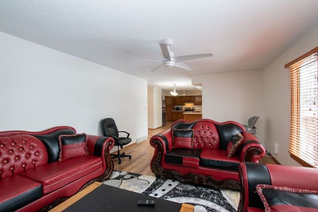 14543 Summit Drive, Clive, IA 50325