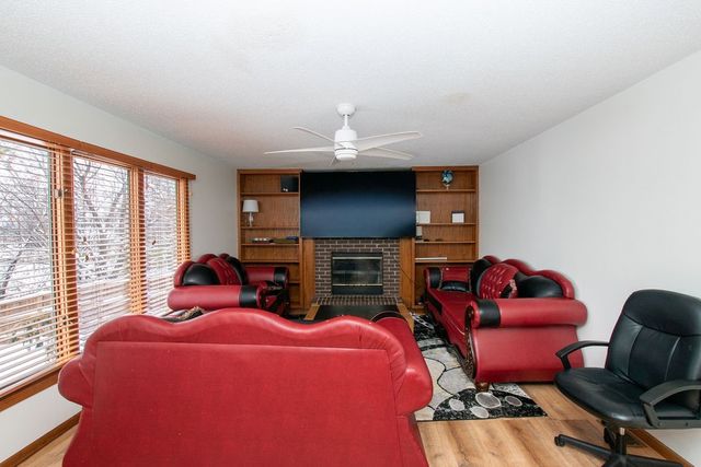 14543 Summit Drive, Clive, IA 50325