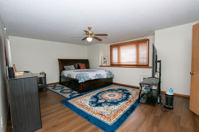 14543 Summit Drive, Clive, IA 50325