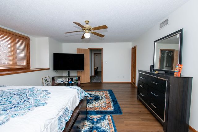 14543 Summit Drive, Clive, IA 50325