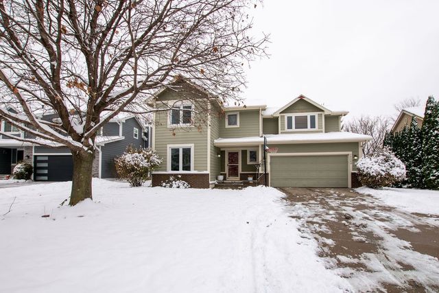 14543 Summit Drive, Clive, IA 50325